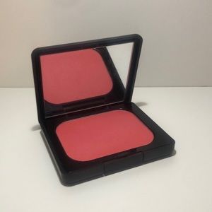 Kat Von D Everlasting Shaper Blush Fard A Joules